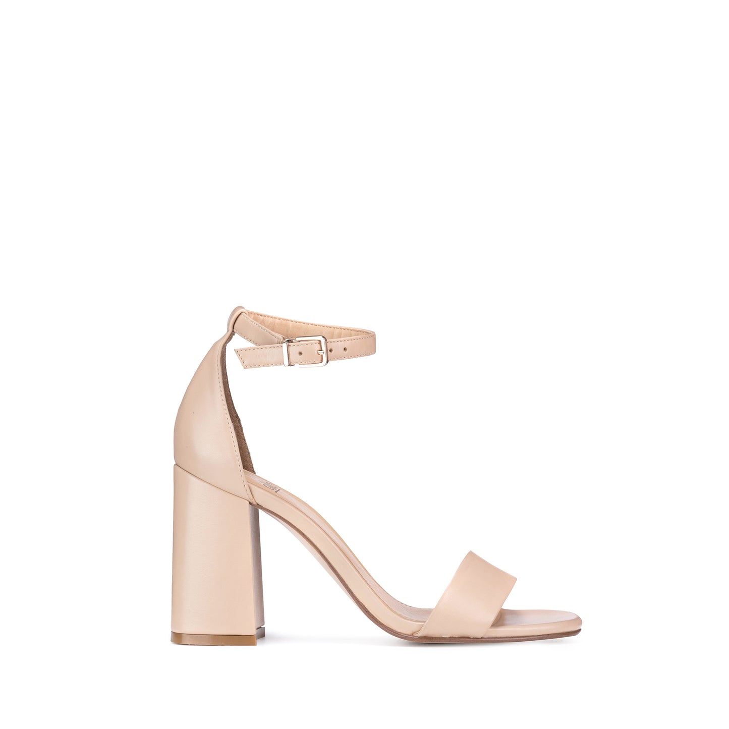 SANDY HEELS MAKEUP